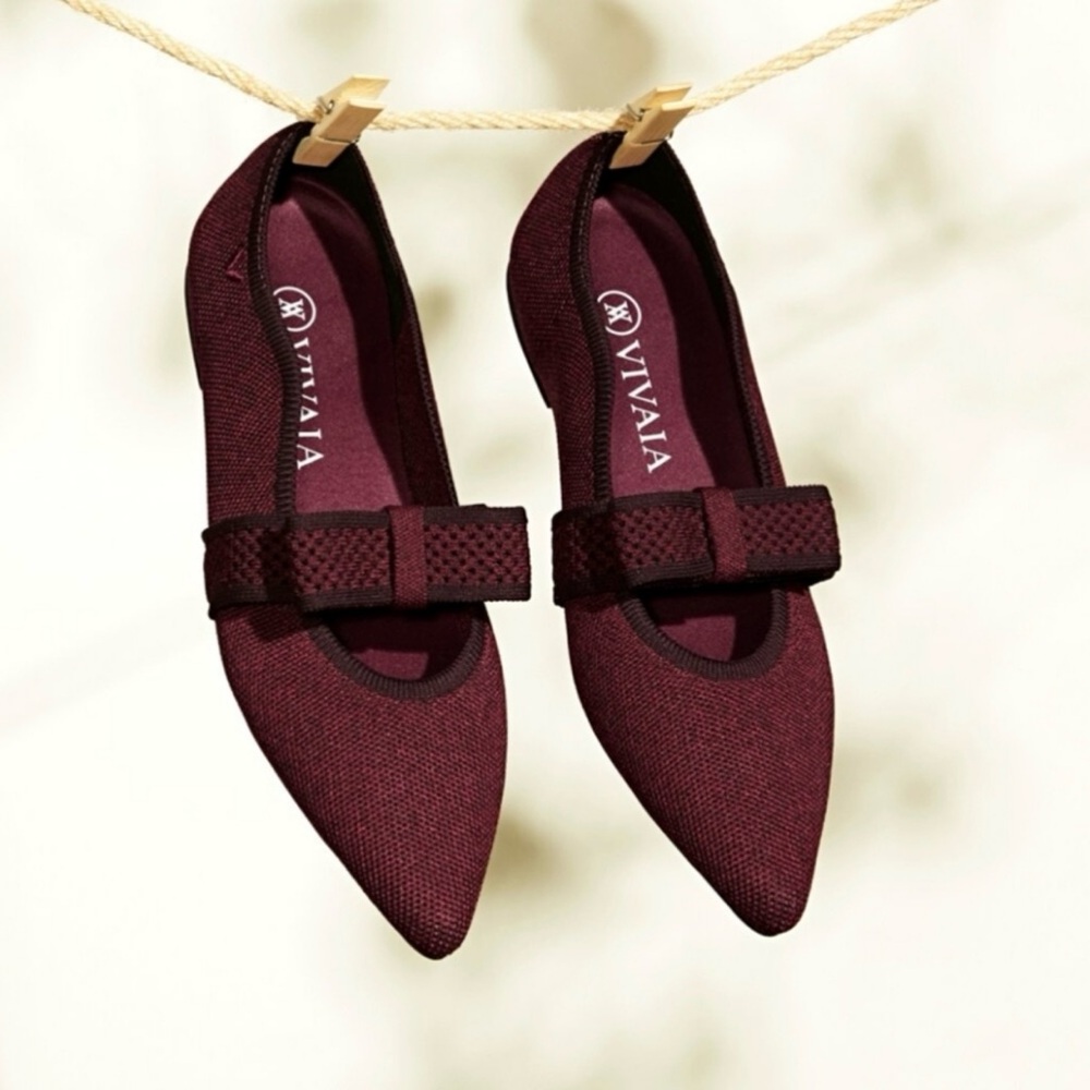 Vivaia (NEW without box) Daphne Pointed-Toe Mary Jane Flats